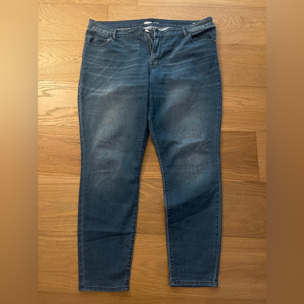 Women’s Old Navy Size 18 Super Skinny Jeans